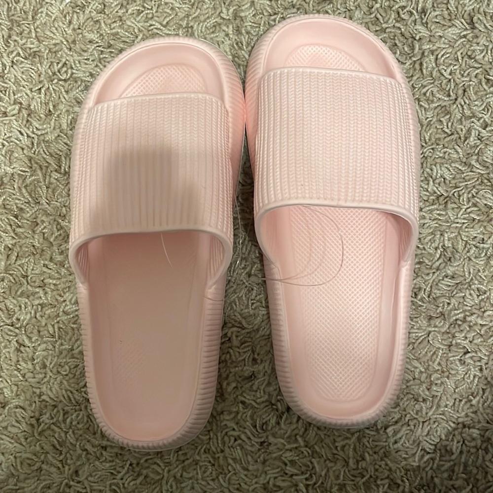 Cloud Cushion Slides